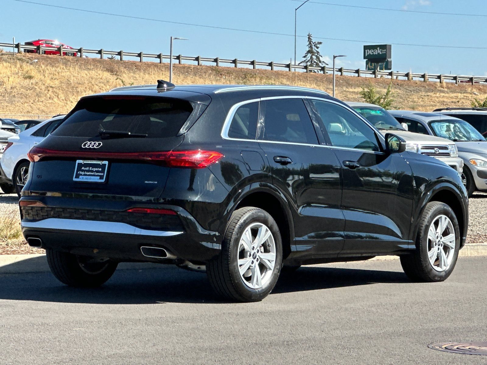 Used 2025 Audi Q5 Premium w/ Convenience Package AWD/4WD image 3