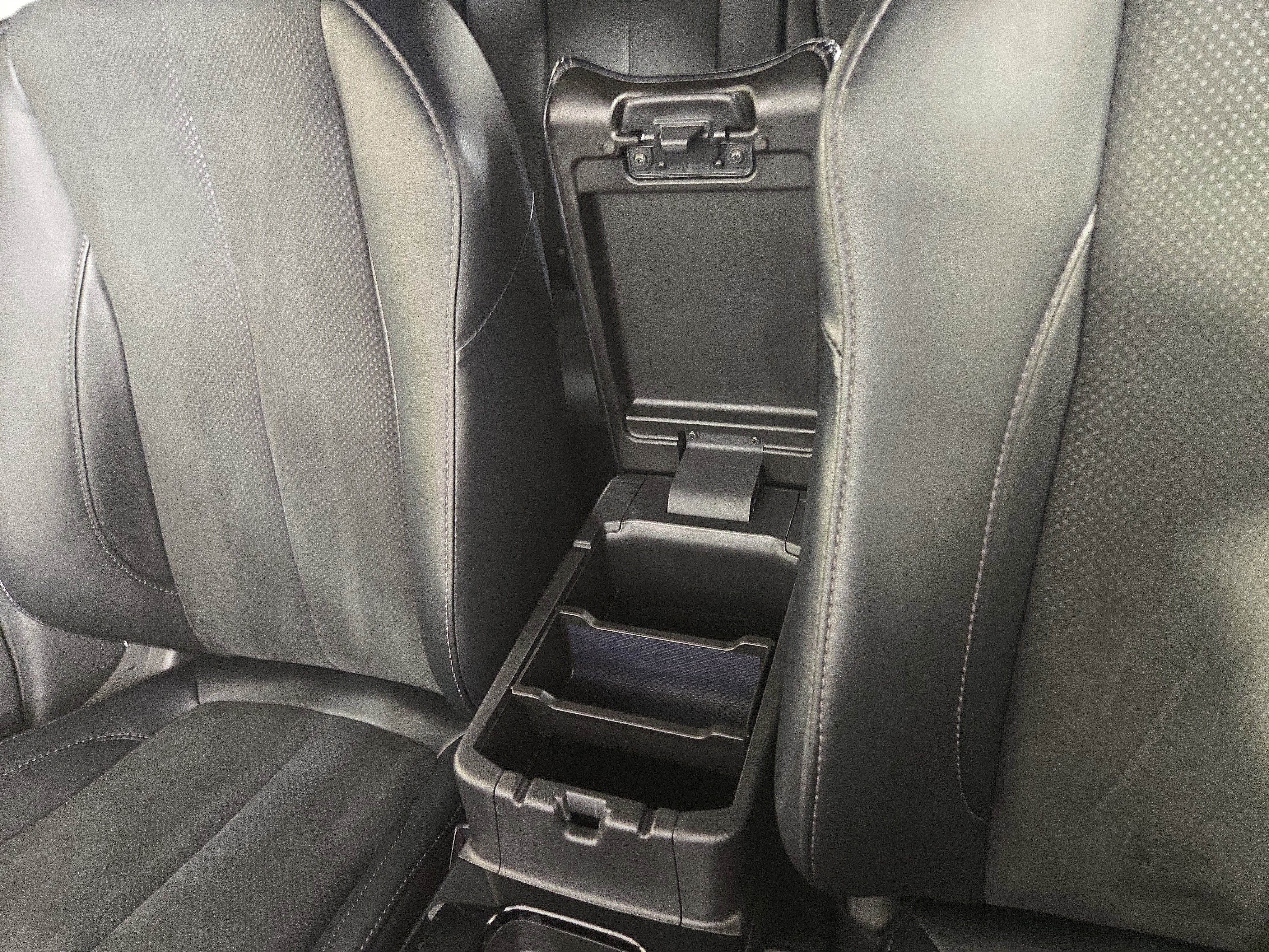 Used 2025 Mitsubishi Eclipse Cross Black Edition image 27