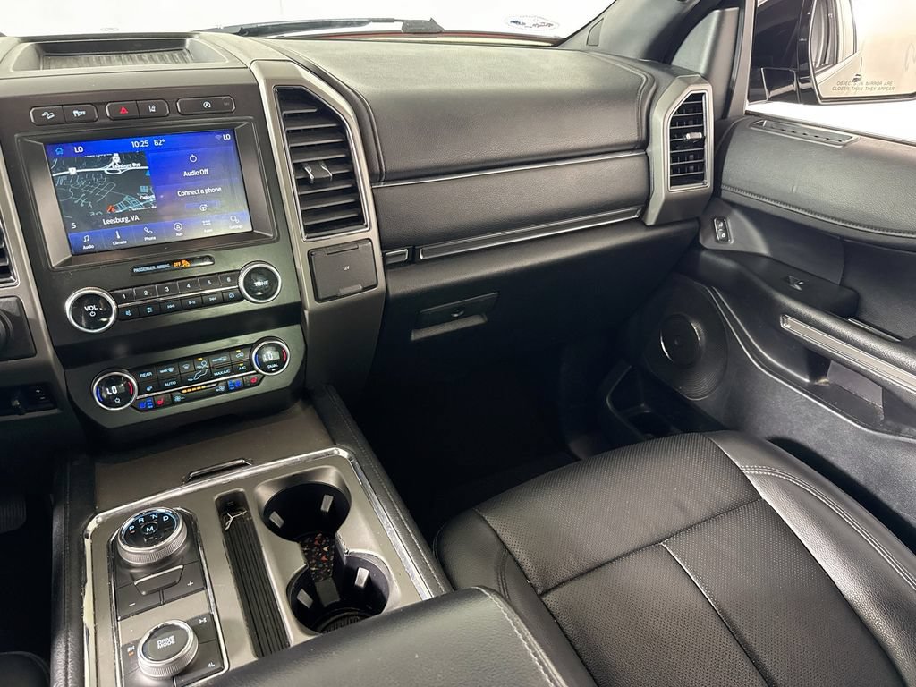 Used 2020 Ford Expedition XLT w/ Equipment Group 202A AWD/4WD image 24