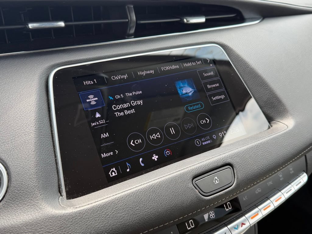 Used 2023 Cadillac XT4 Premium Luxury FWD image 18