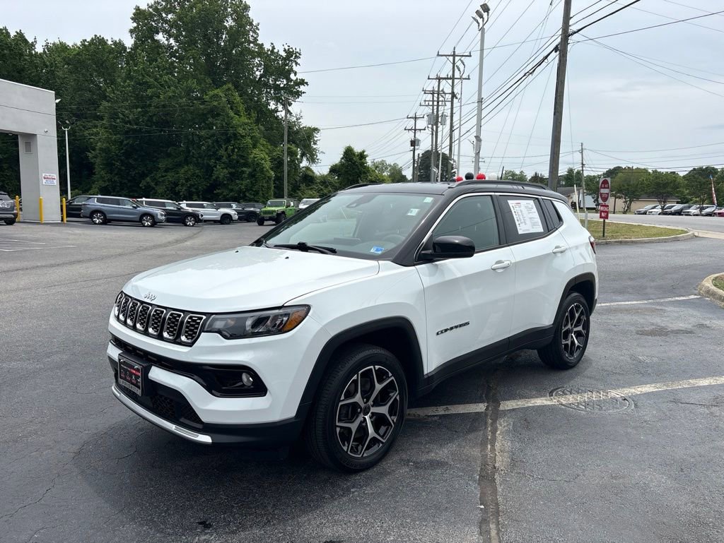 Used 2025 Jeep Compass Limited AWD/4WD image 7