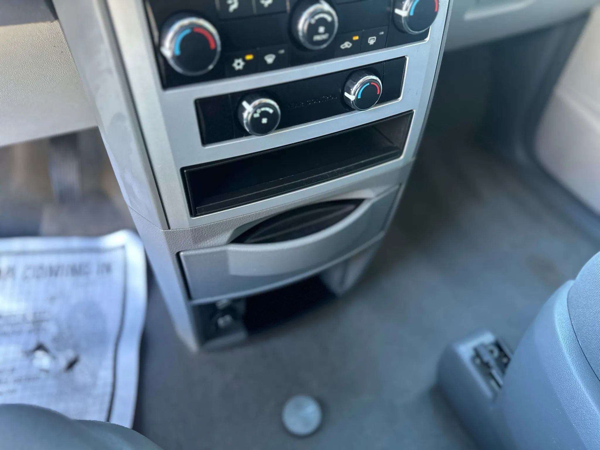 Used 2009 Chrysler Town & Country Touring image 15