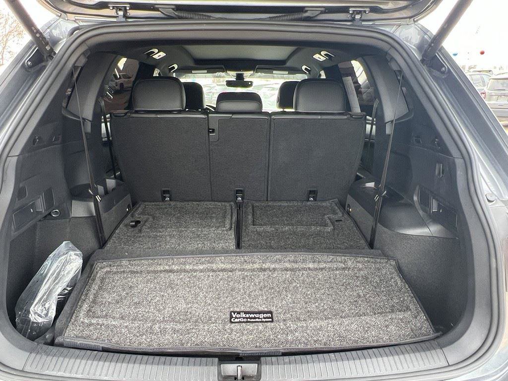 Used 2024 Volkswagen Tiguan SE R-Line image 10