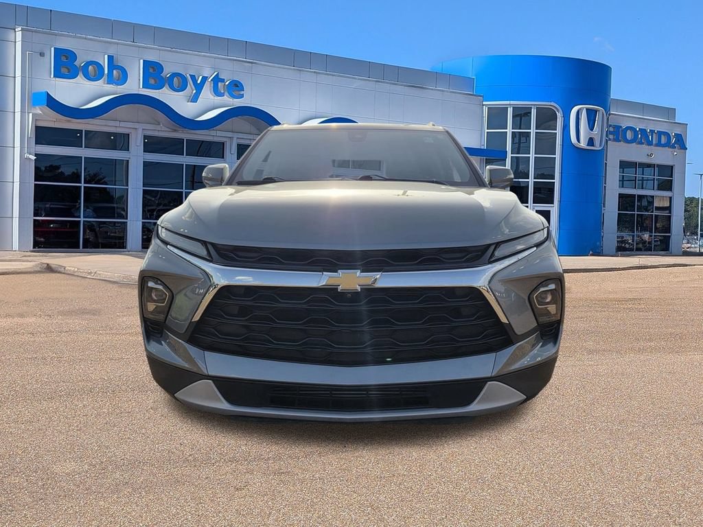 Used 2023 Chevrolet Blazer LT w/ Sound & Technology Package AWD/4WD image 2