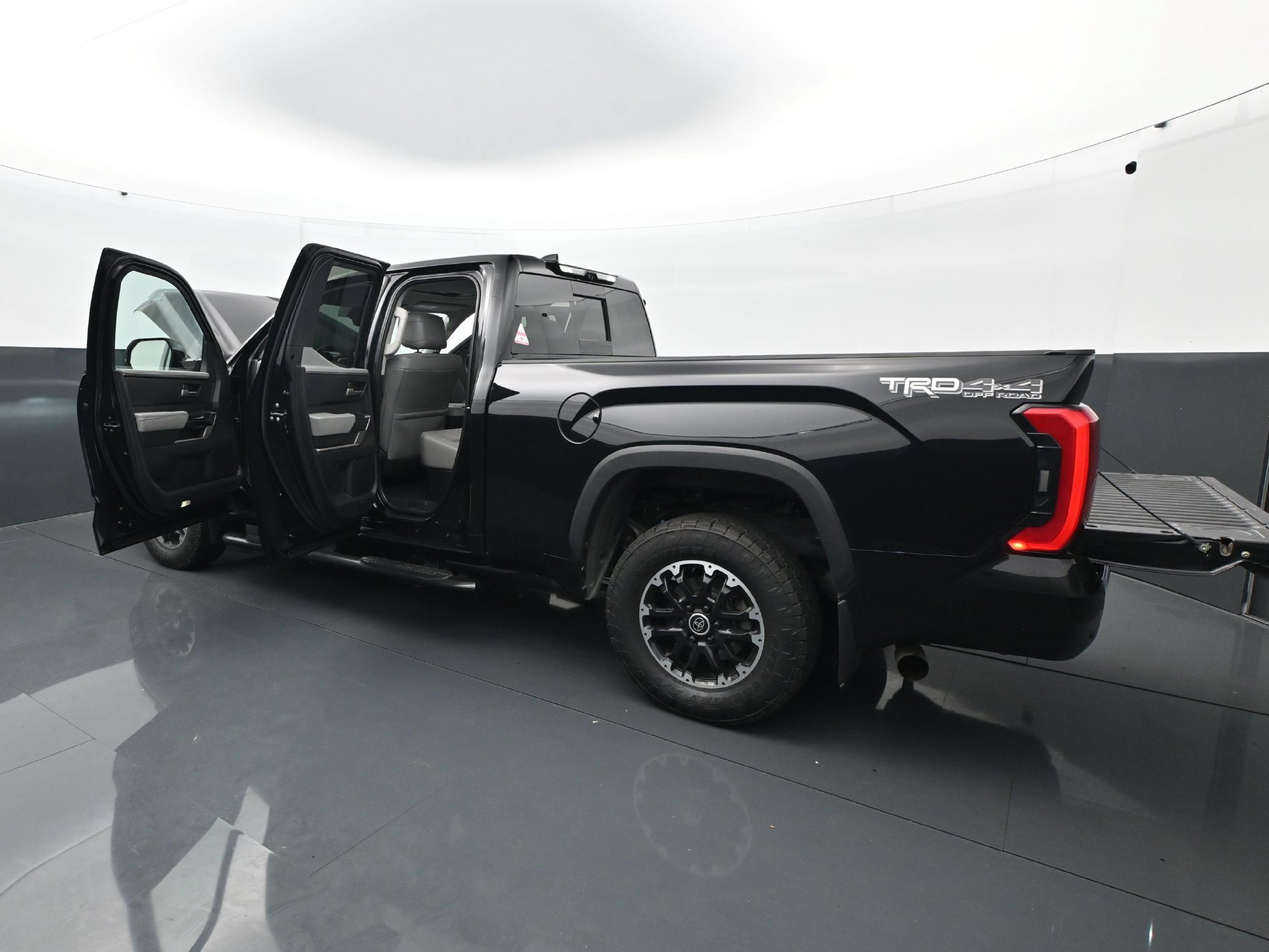 Used 2022 Toyota Tundra Limited AWD/4WD image 34