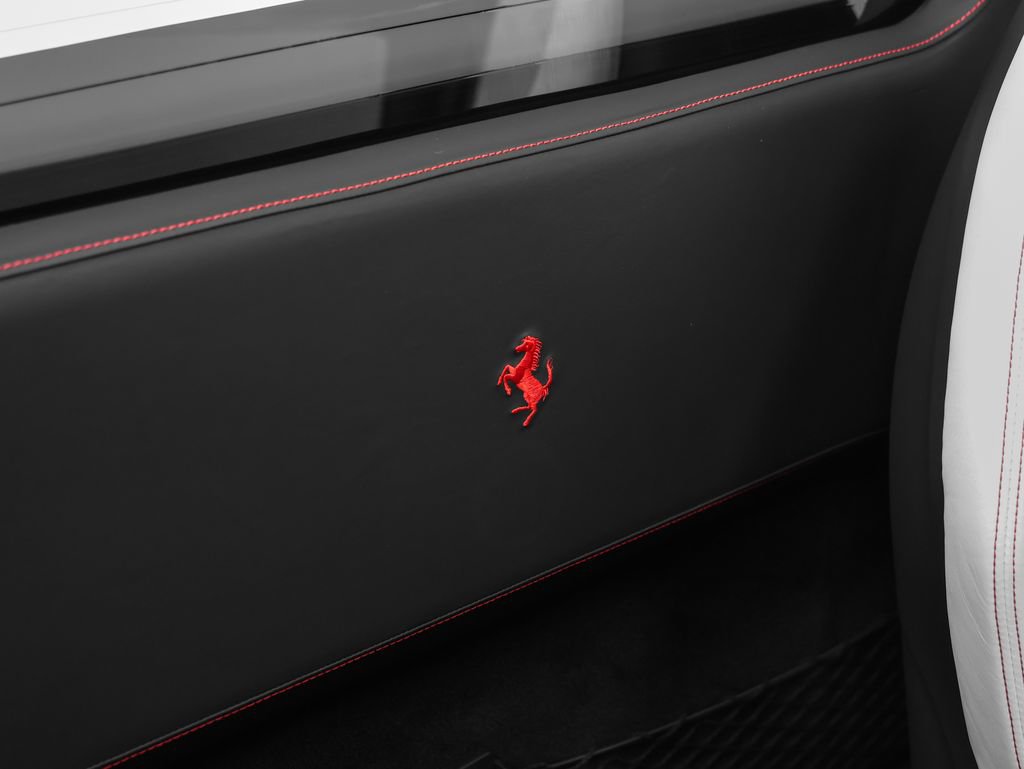 Certified 2022 Ferrari F8 Tributo RWD image 24