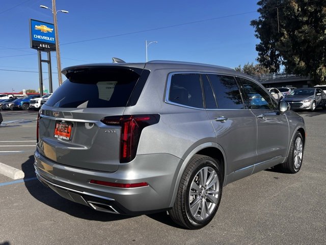 Used 2025 Cadillac XT6 Premium Luxury image 5