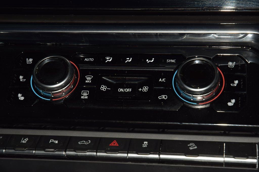 Used 2024 GMC Sierra 2500 Denali Ultimate image 35