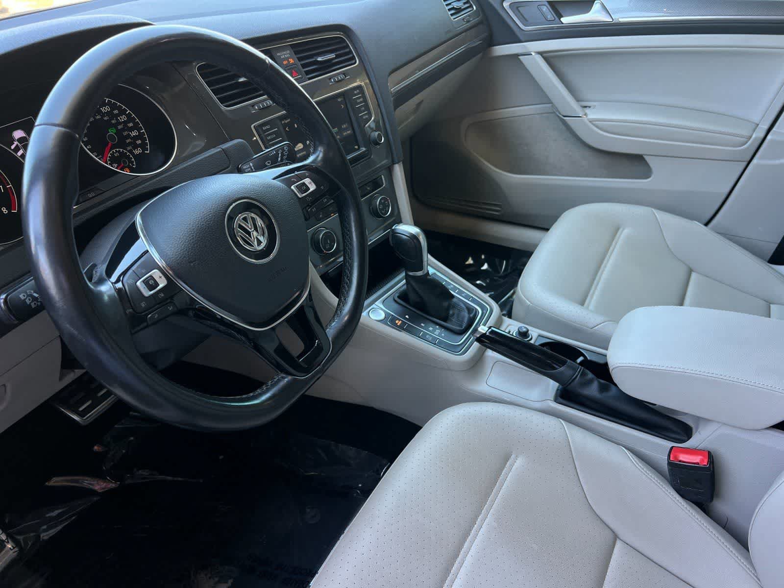 Used 2017 Volkswagen Golf Alltrack SE AWD/4WD image 12