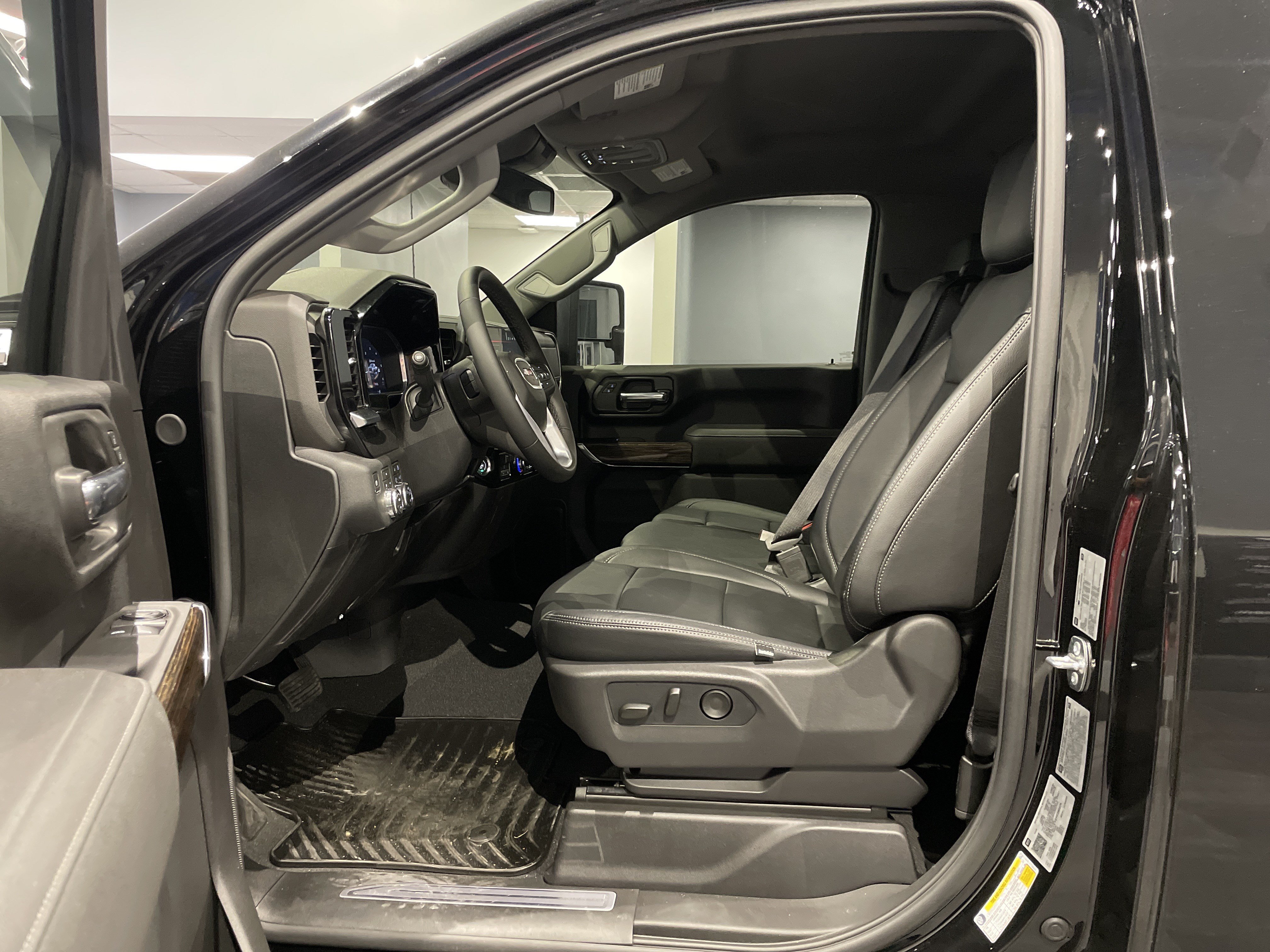Used 2026 GMC Sierra 3500 SLE AWD/4WD image 17