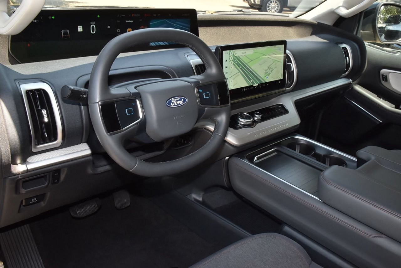 Used 2025 Ford Expedition Max Active RWD image 33