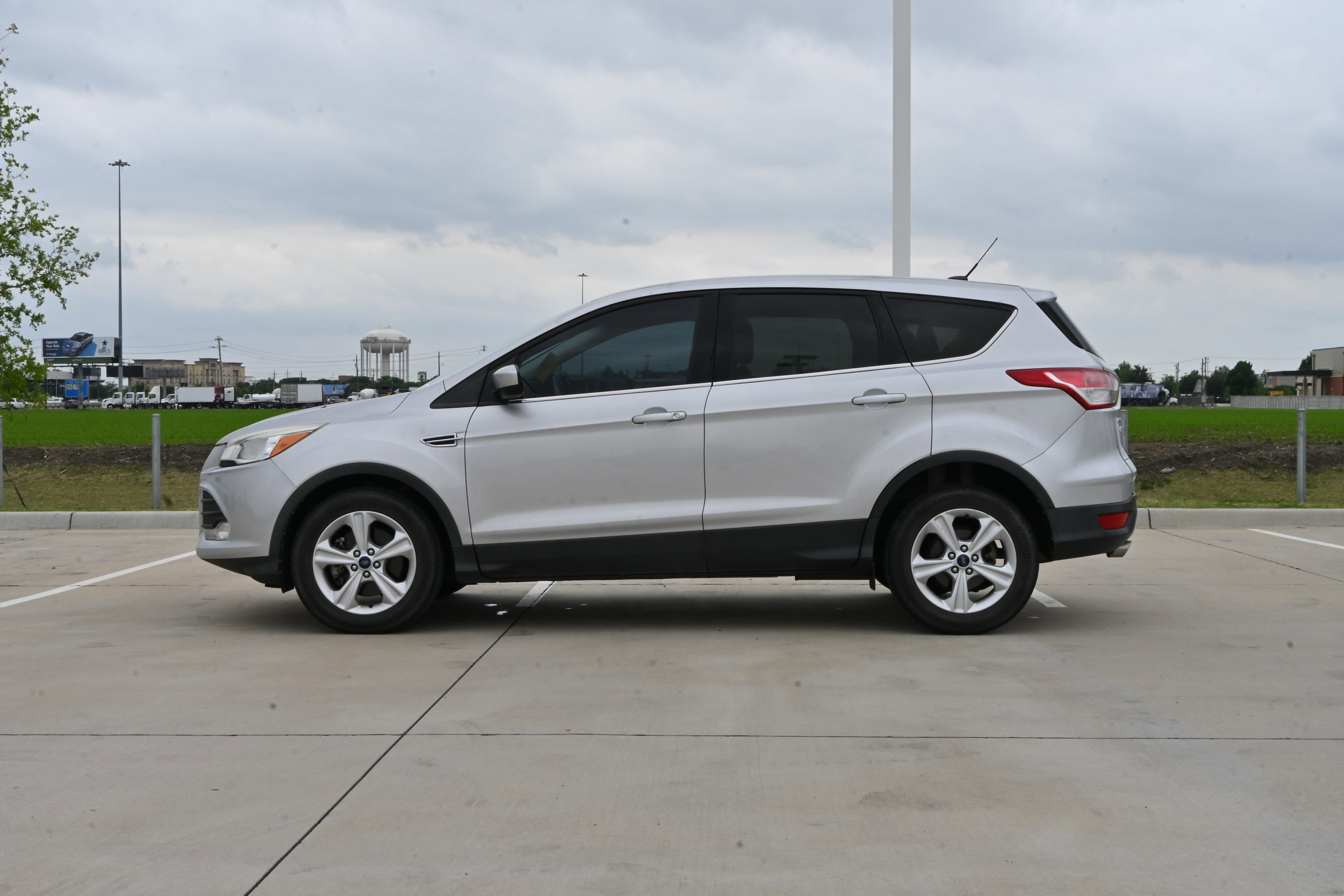 Used 2015 Ford Escape SE image 3