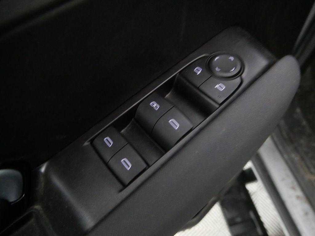 Used 2024 Chevrolet Colorado Z71 w/ Z71 Convenience Package 2 image 12