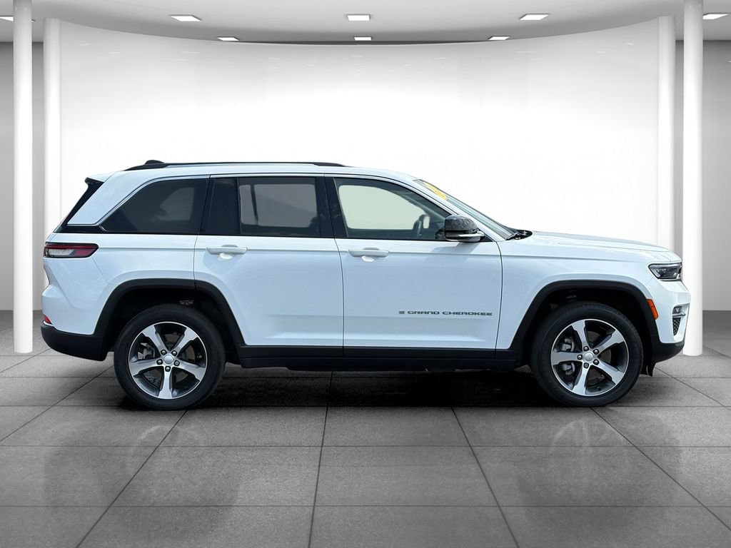 Used 2022 Jeep Grand Cherokee Limited 4xe AWD/4WD image 9