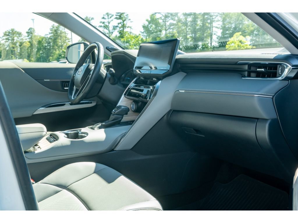 Used 2021 Toyota Venza Limited w/ Advanced Technology Package AWD/4WD image 18