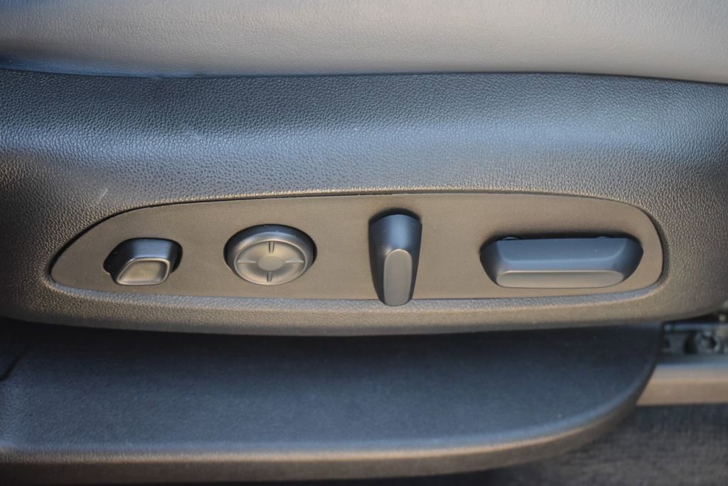 Used 2024 Buick Enclave Premium AWD/4WD image 15