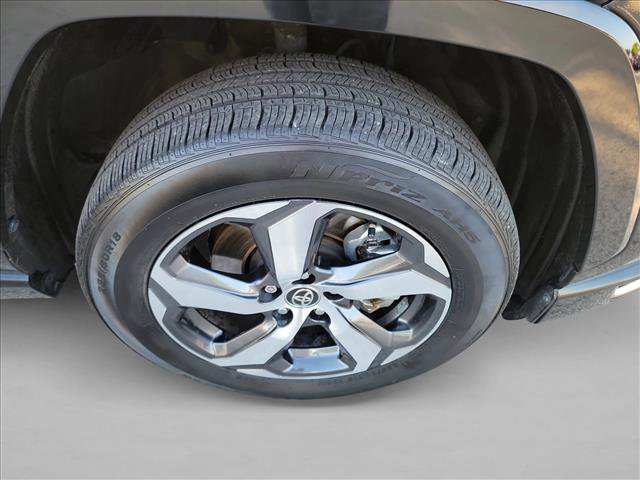 Used 2021 Toyota RAV4 SE w/ Weather & Moonroof Package AWD/4WD image 10