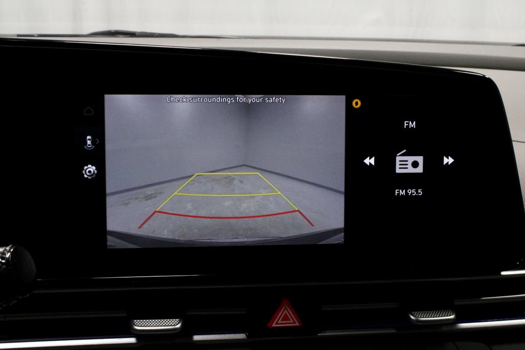 Used 2024 Hyundai Elantra SEL w/ Convenience Package FWD image 2