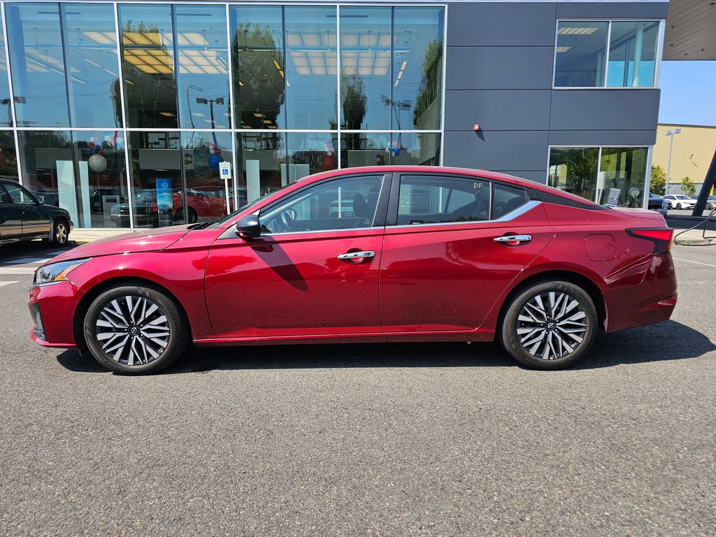 Used 2024 Nissan Altima 2.5 SV FWD image 7