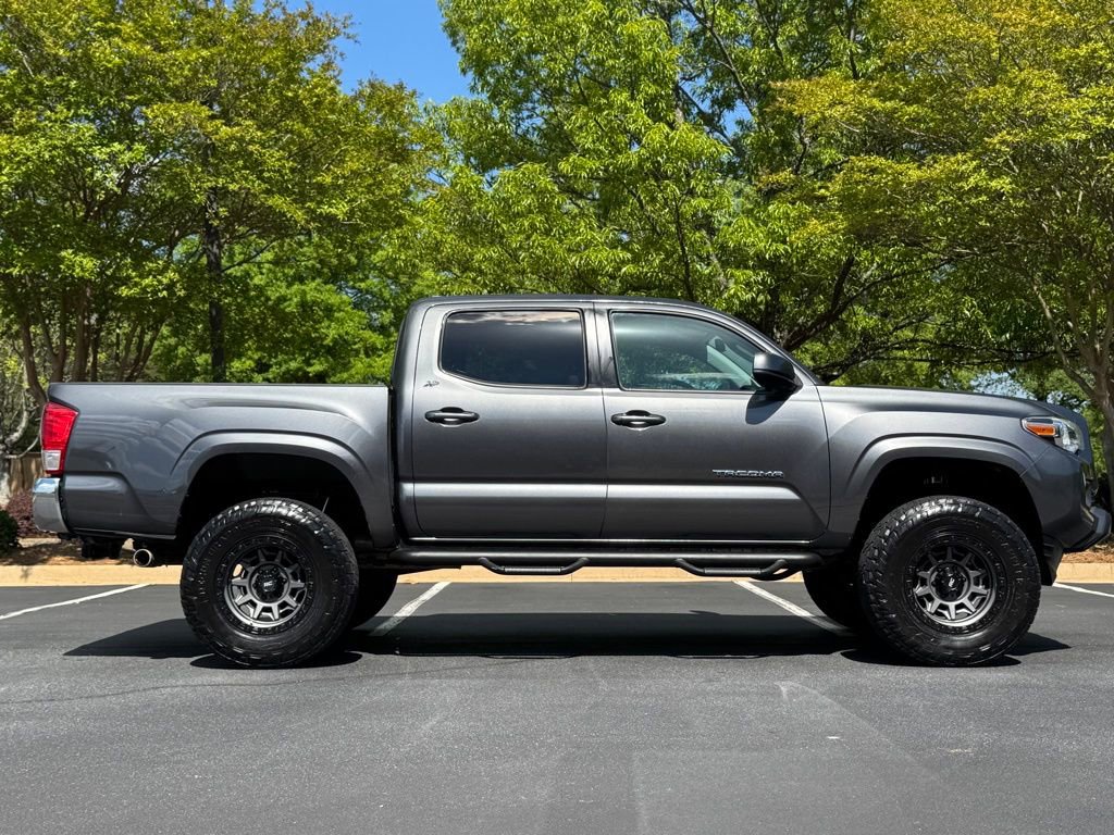 Used 2016 Toyota Tacoma SR5 w/ Towing Package RWD image 2