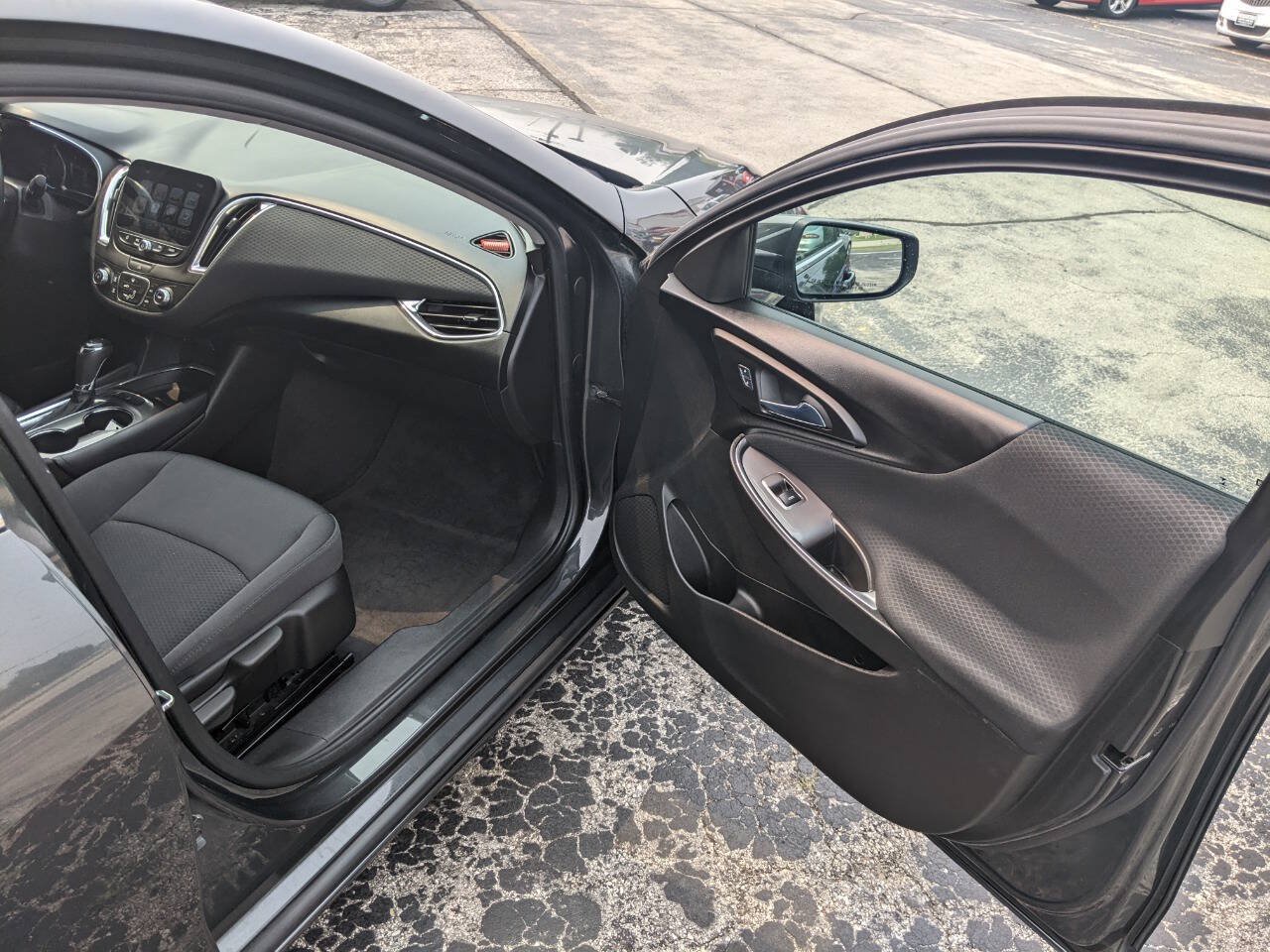Used 2016 Chevrolet Malibu LT FWD image 13