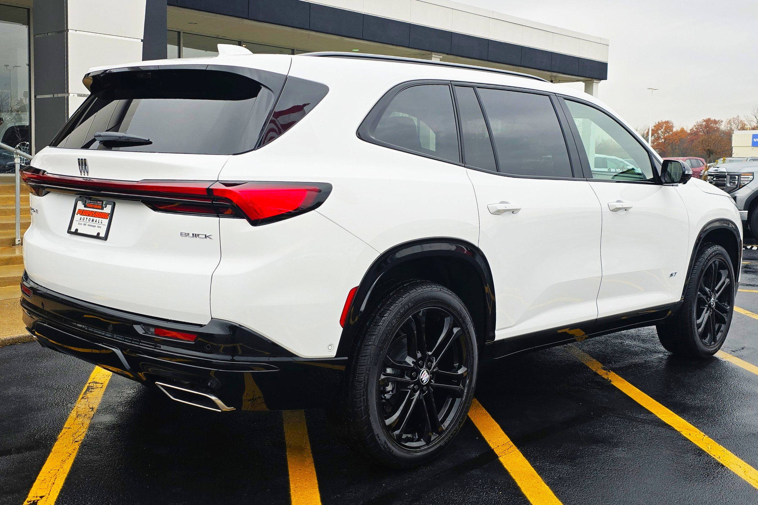 New 2026 Buick Enclave Sport Touring w/ Super Cruise Package image 9