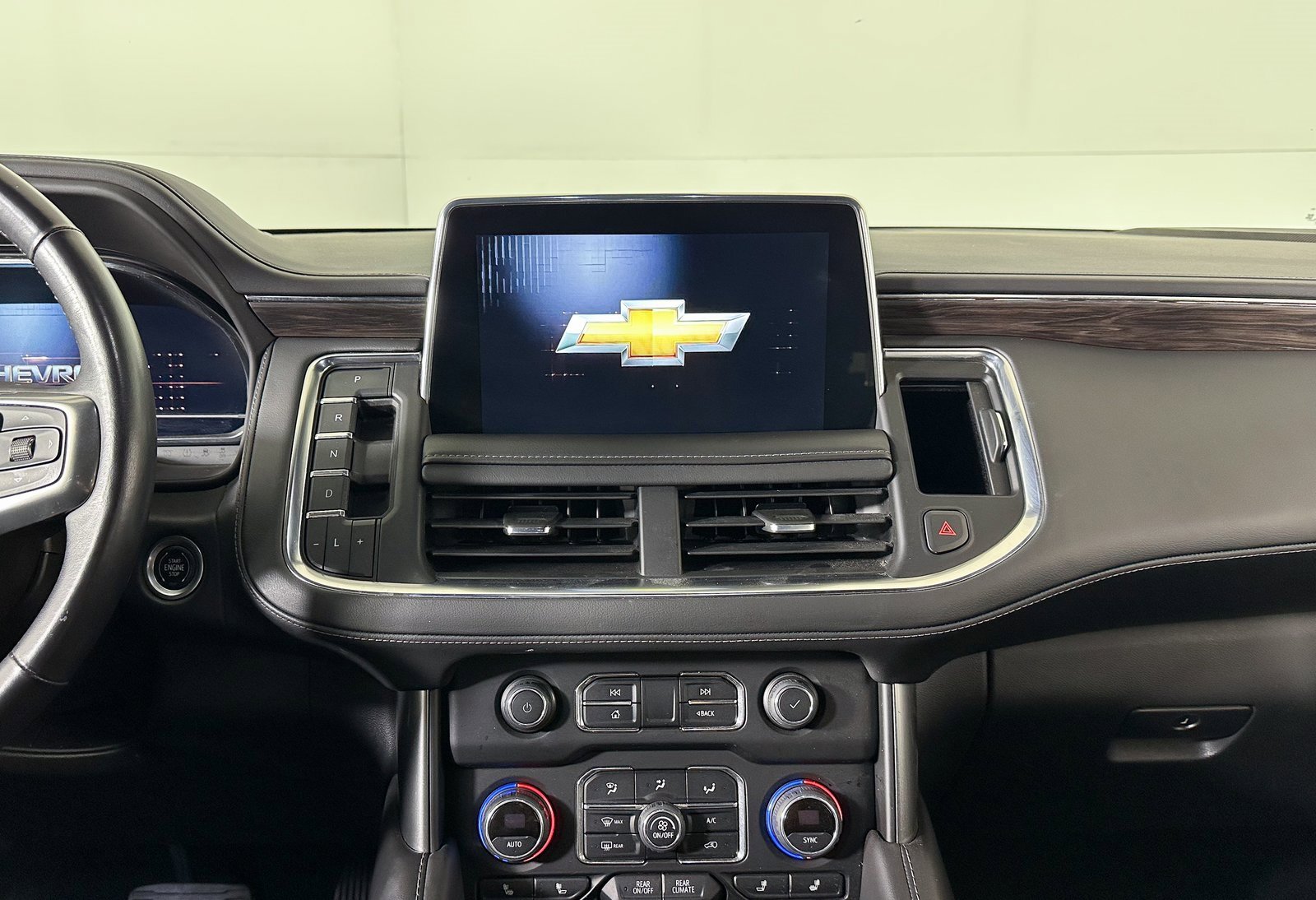 Used 2022 Chevrolet Tahoe LT w/ Luxury Package image 12