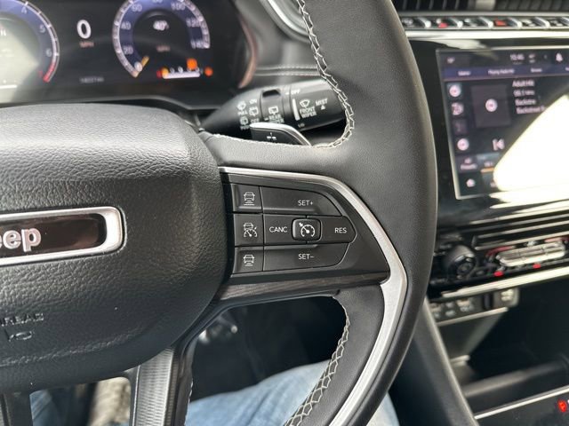 Used 2023 Jeep Grand Cherokee Laredo image 23