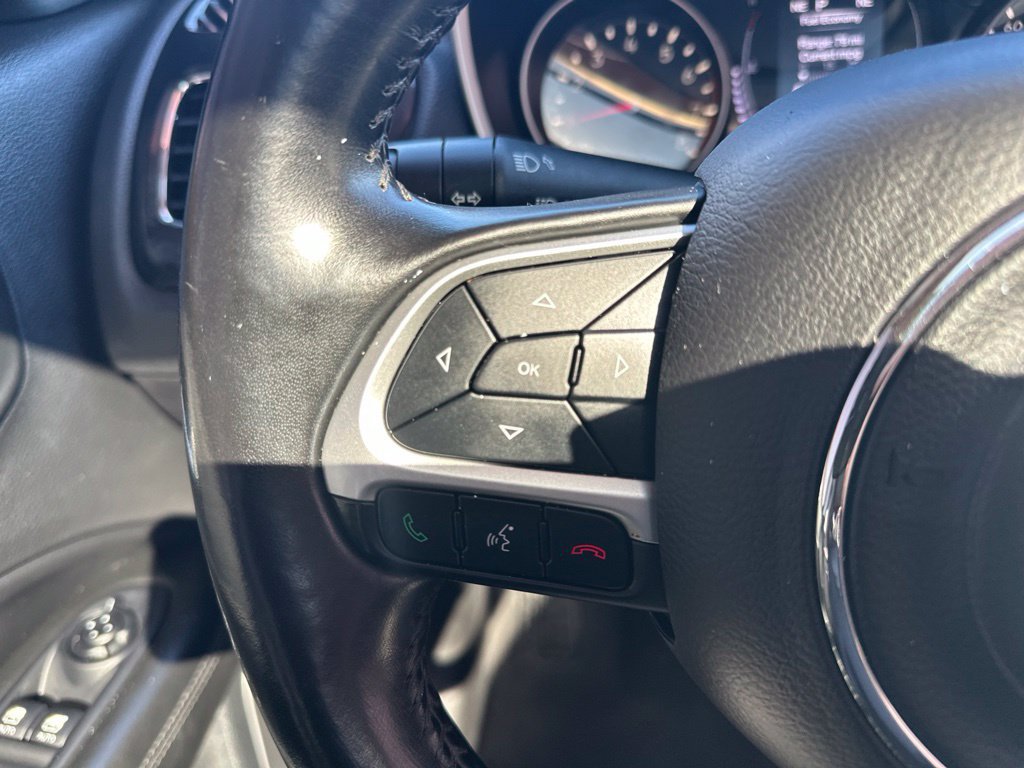 Used 2021 Jeep Compass Latitude w/ Sun and Sound Group FWD image 17