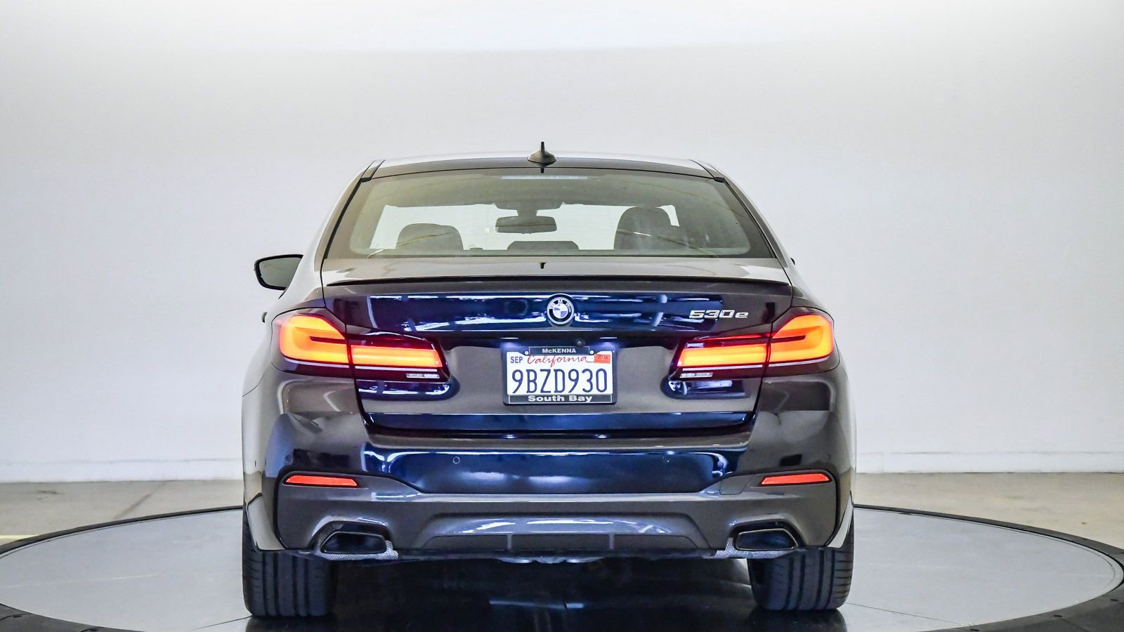 Certified 2023 BMW 530e w/ M Sport Package RWD image 3