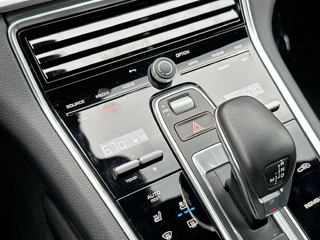 Certified 2023 Porsche Panamera 4 Platinum Edition AWD/4WD image 18