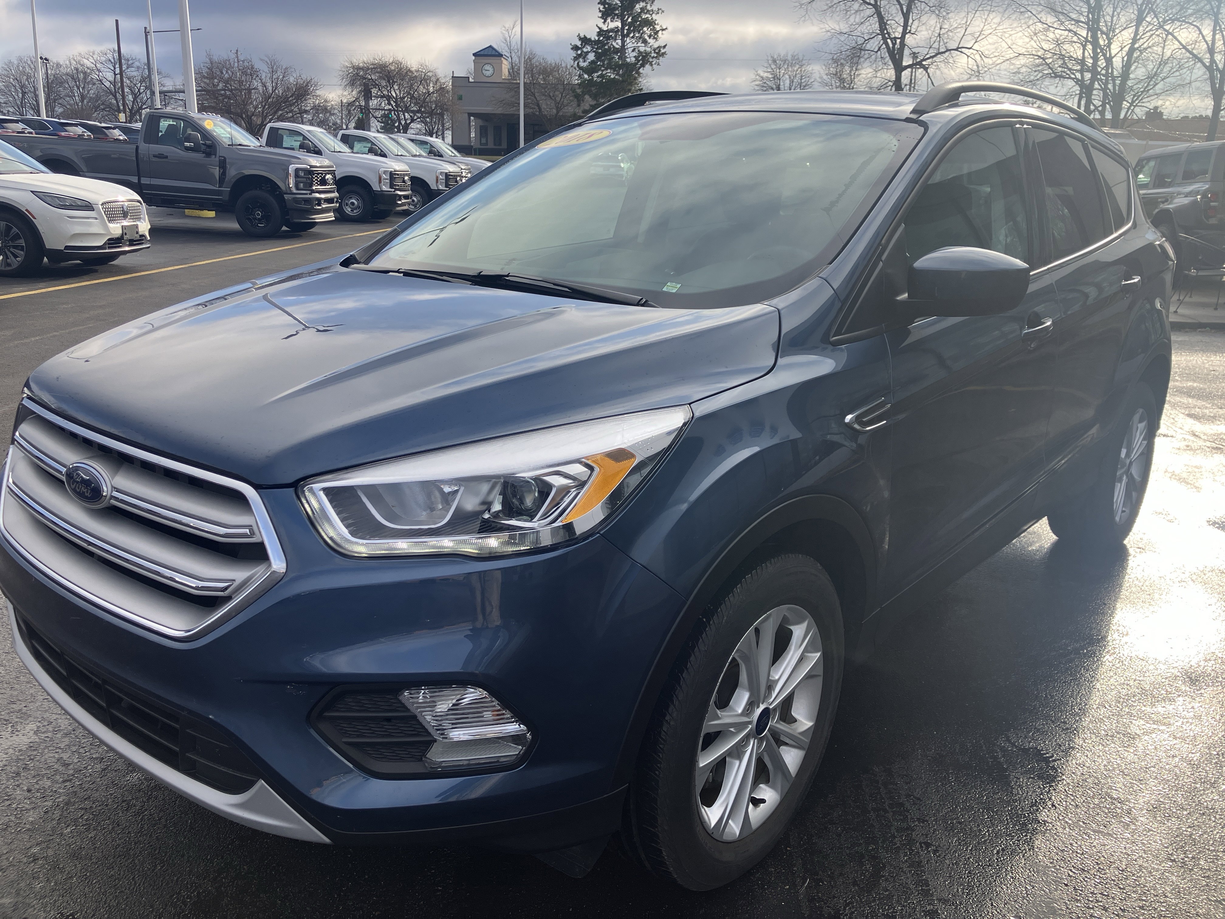 Used 2018 Ford Escape SEL image 3