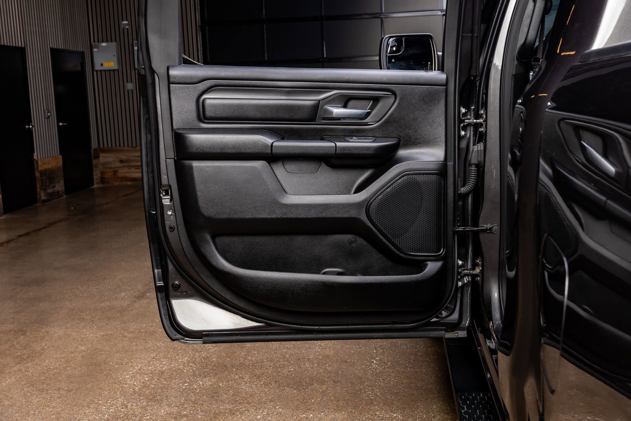 Used 2025 RAM 1500 Classic Warlock AWD/4WD image 38