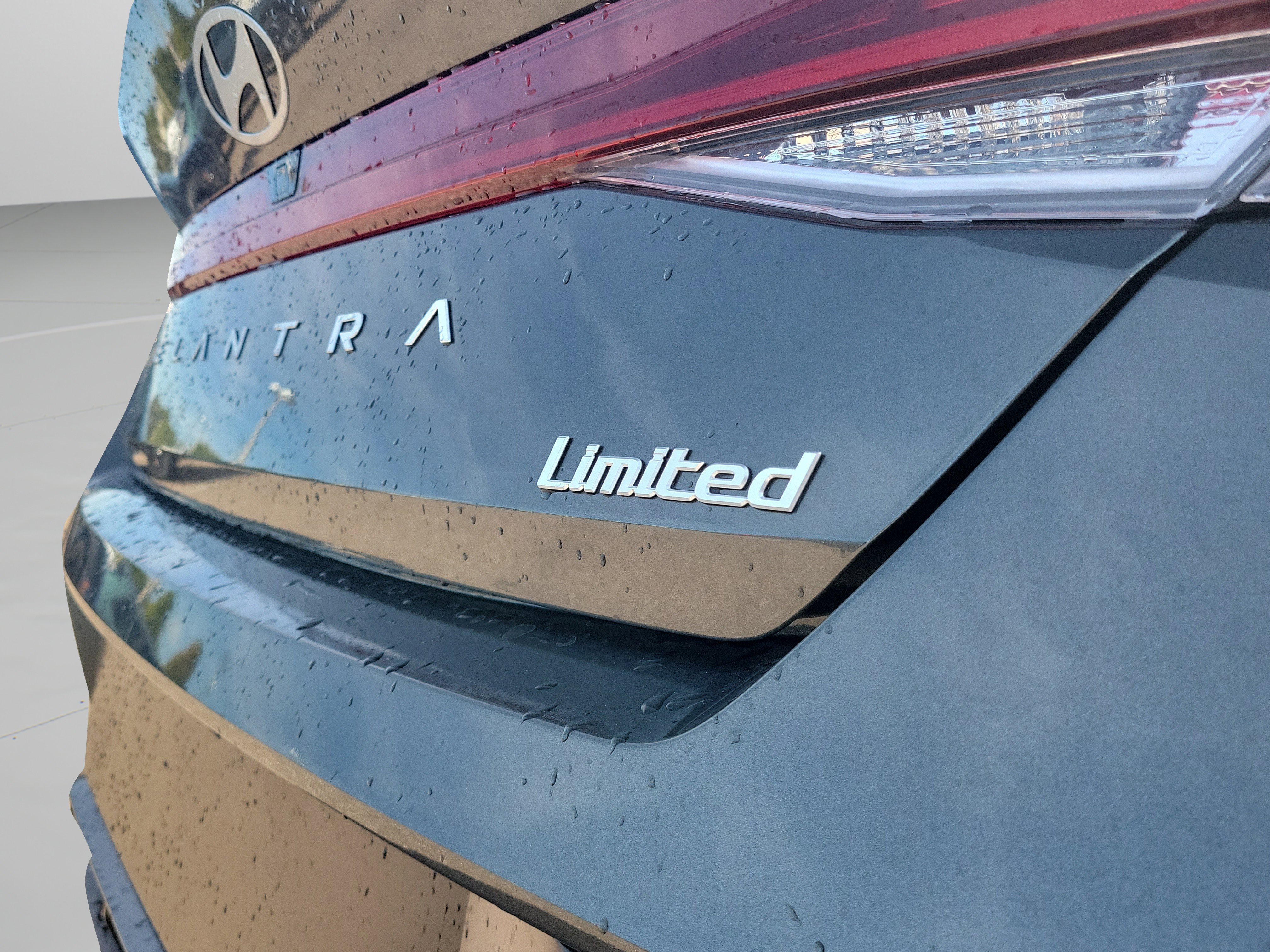 New 2026 Hyundai Elantra Limited FWD image 31