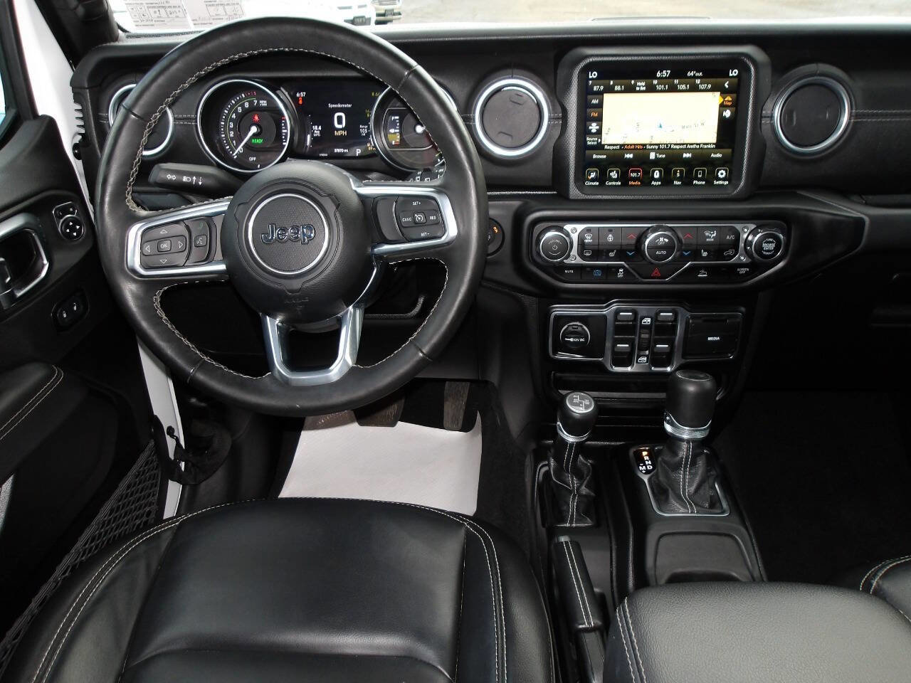 Used 2023 Jeep Wrangler Unlimited Sahara w/ Cold Weather Group AWD/4WD image 12