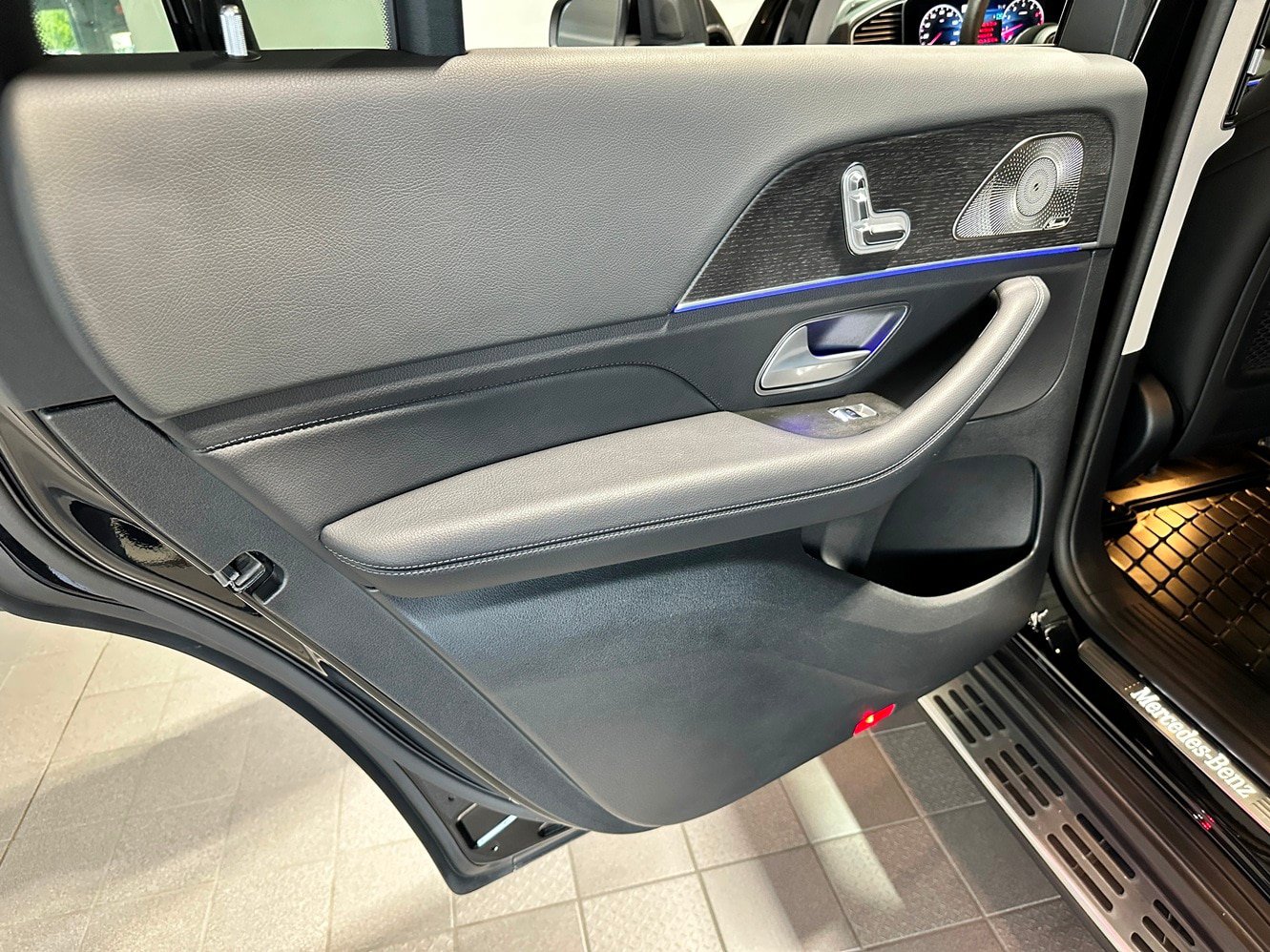 Used 2026 Mercedes-Benz GLS 450 4MATIC image 34