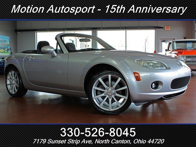 Used 2006 MAZDA MX-5 Miata Sport RWD image 2