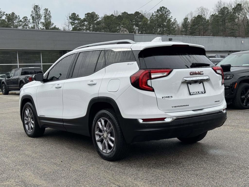 Used 2024 GMC Terrain SLT image 22