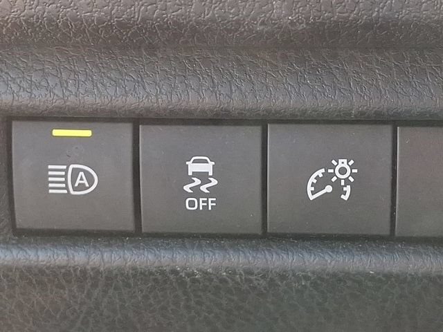 Used 2025 Toyota Camry SE FWD image 23