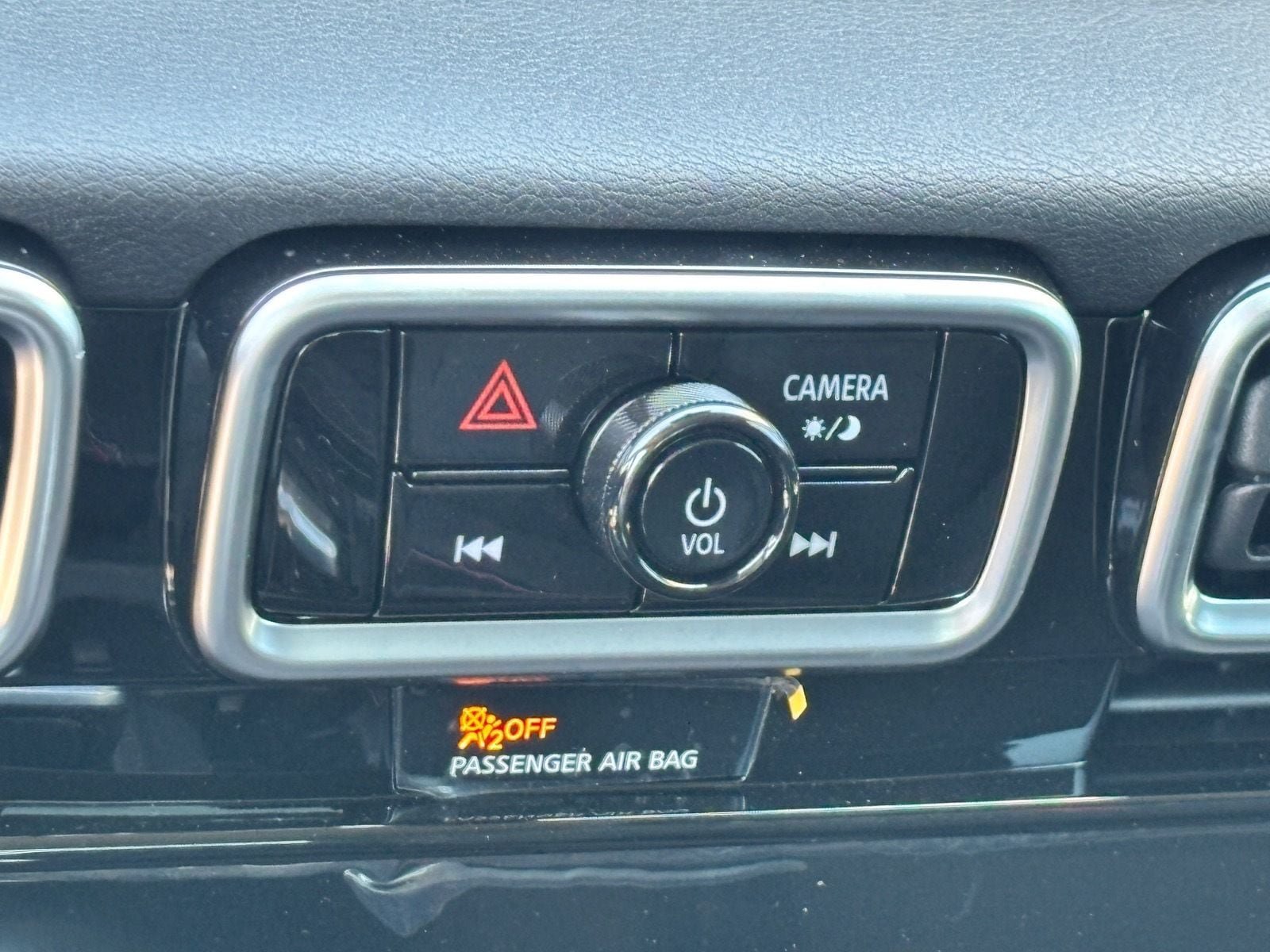 New 2026 Nissan Sentra SR w/ SR Premium Package FWD image 25