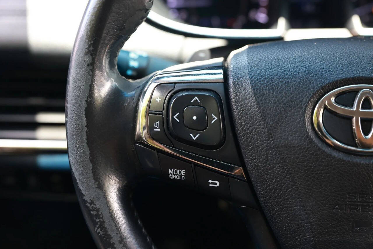 Used 2015 Toyota Avalon XLE FWD image 17