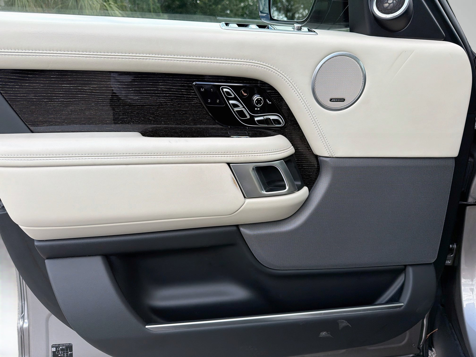 Used 2020 Land Rover Range Rover Autobiography AWD/4WD image 23