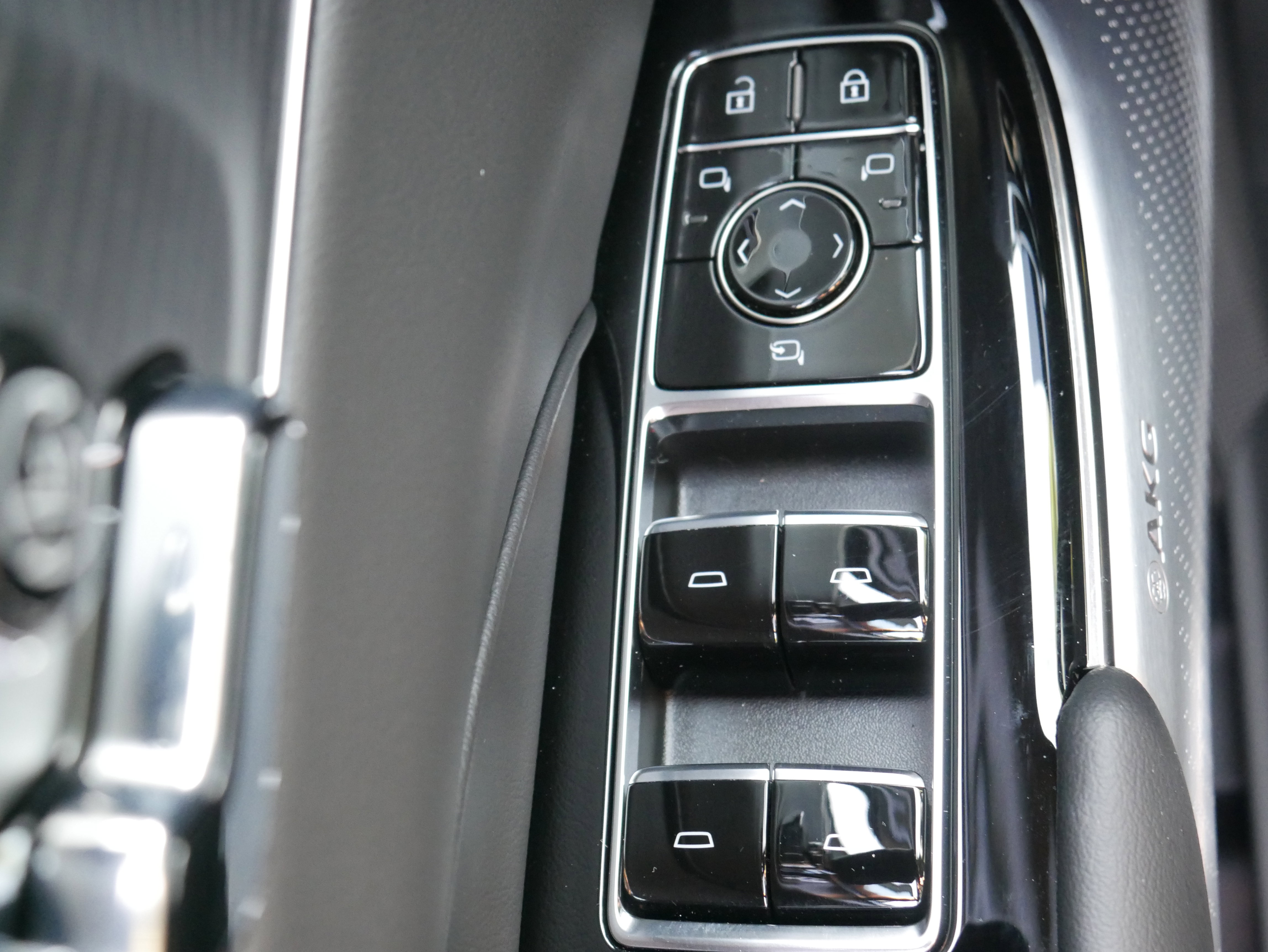 Used 2025 Cadillac Lyriq Luxury w/ LPO, Floor Liner Package AWD/4WD image 26