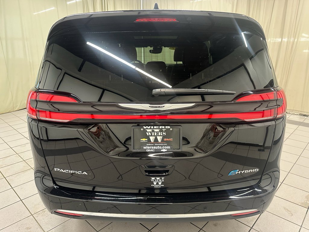 Used 2025 Chrysler Pacifica Pinnacle image 6