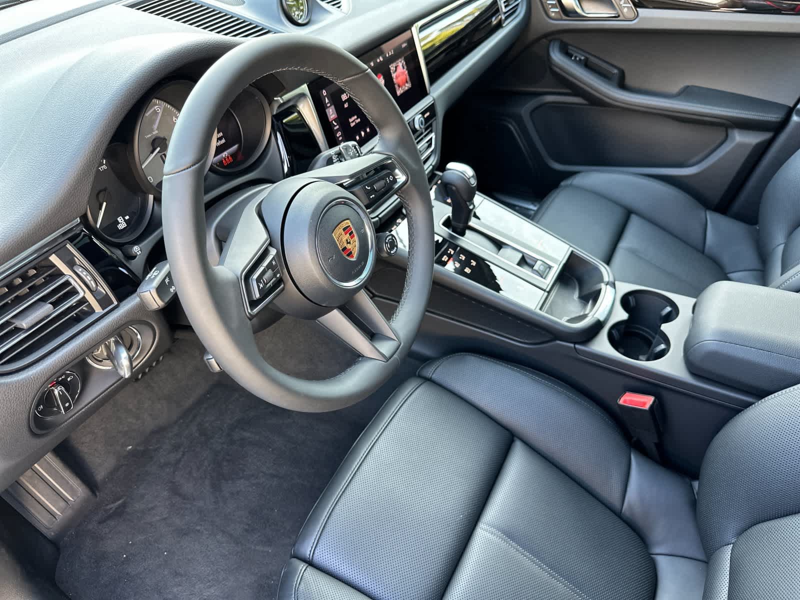New 2026 Porsche Macan S AWD/4WD image 4