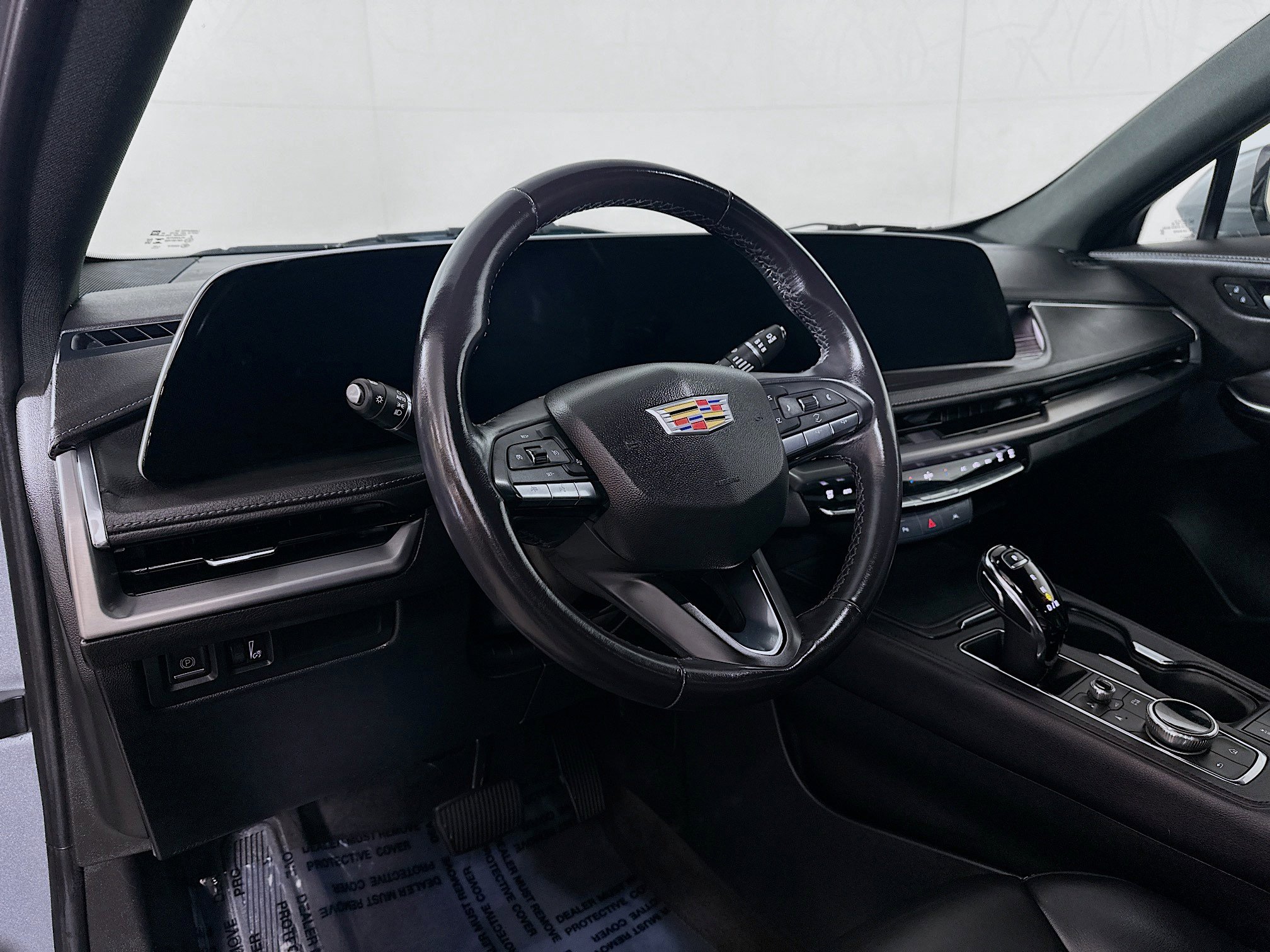Used 2024 Cadillac XT4 Premium Luxury AWD/4WD image 9