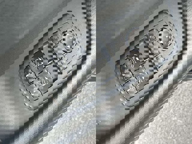 Used 2023 Dodge Challenger SXT image 18