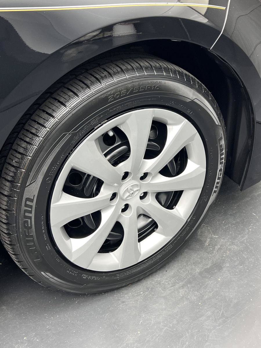 Used 2024 Toyota Corolla LE FWD image 37