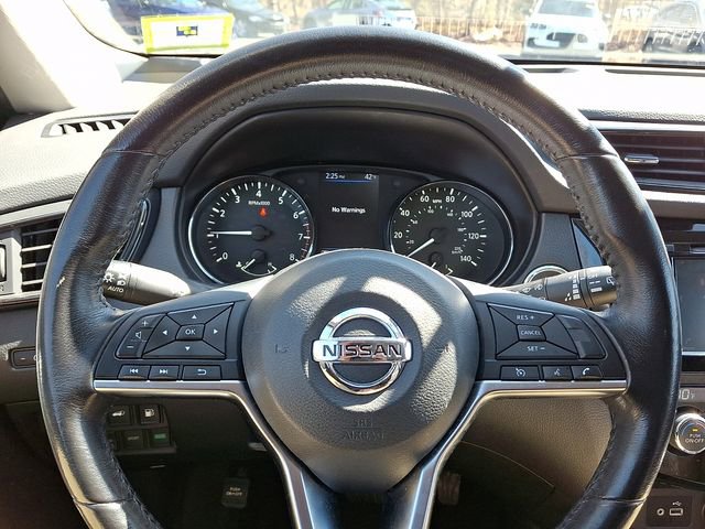Used 2019 Nissan Rogue SV image 19