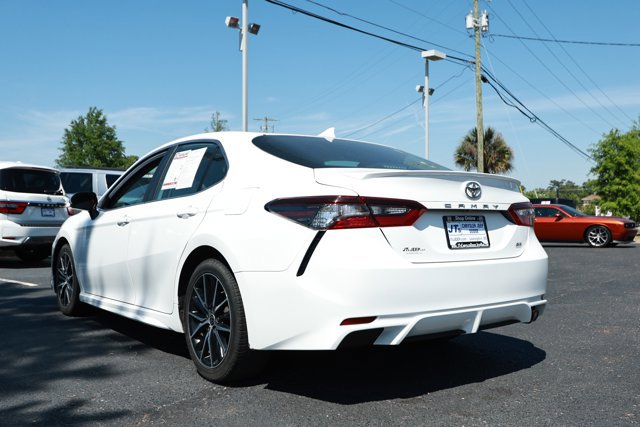 Used 2021 Toyota Camry SE w/ Convenience Package FWD image 8